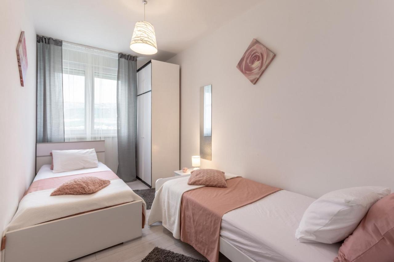 Apartment Jamblip Split Eksteriør billede